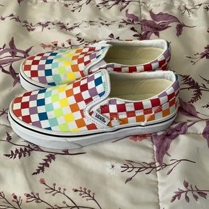 Girls rainbow vans size 1. Never been worn.